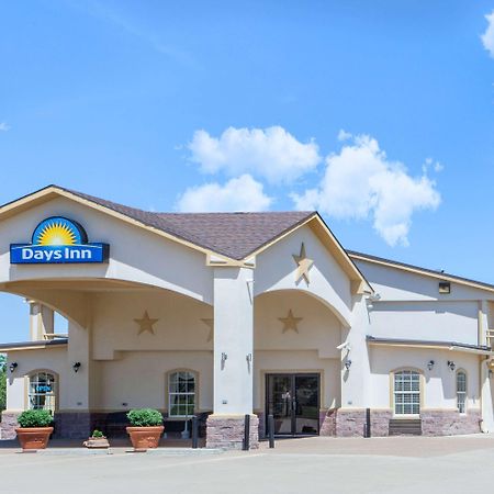 Days Inn By Wyndham Centerville Екстериор снимка